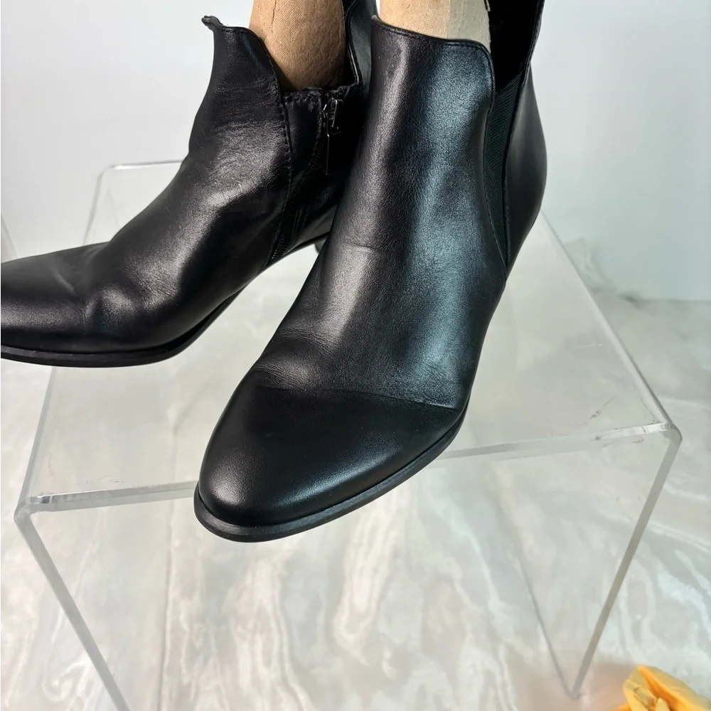 Munro Women’s Jackson Black Leather Chelsea Ankle Boots Comfort Stretch Size 9